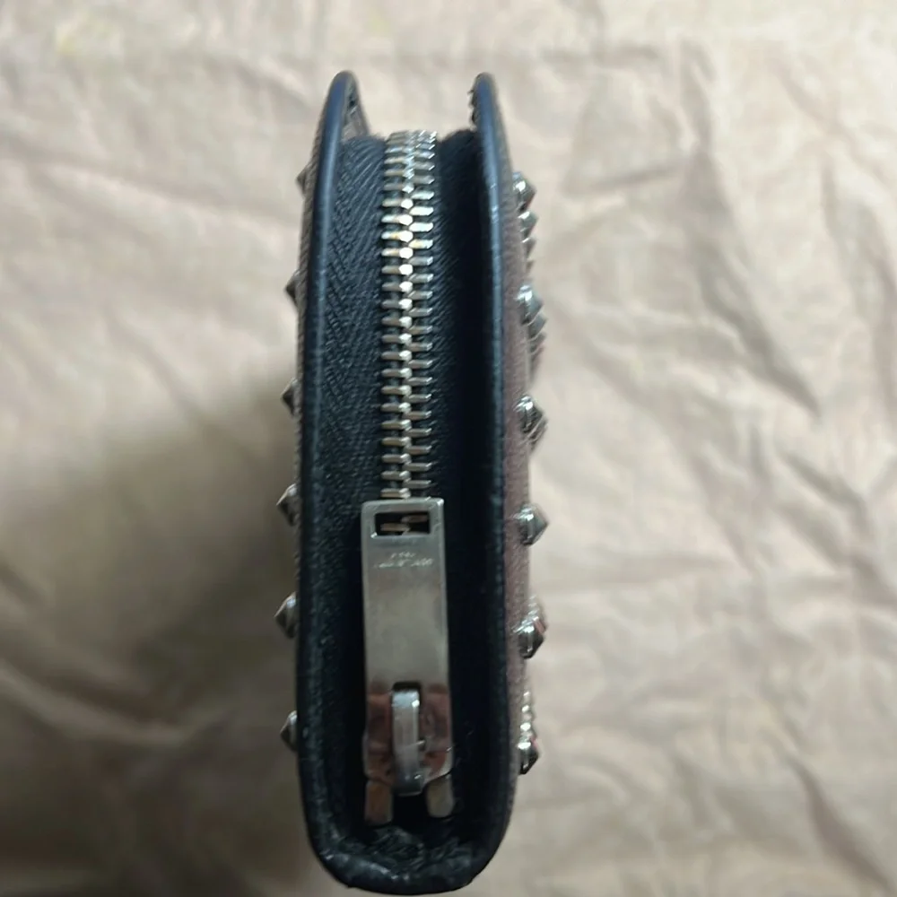 Preloved Authentic Yves Saint Laurent Zip Around Wallet - Picture 3 of 8